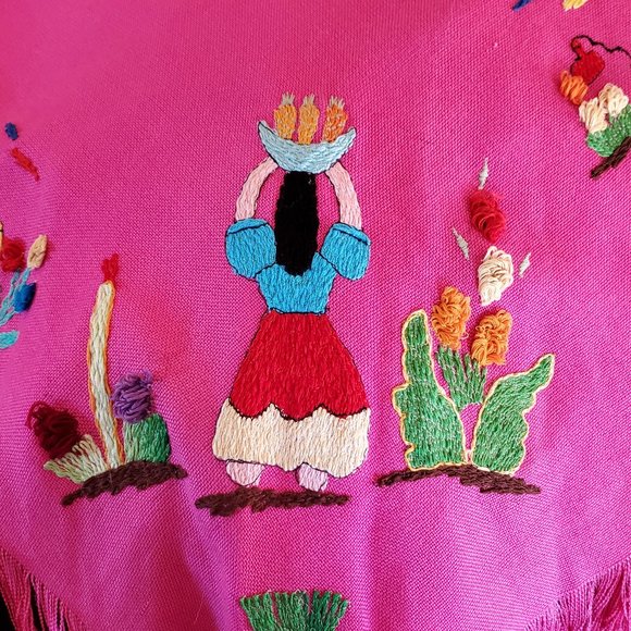 Vintage wool, Hand Embroidered poncho - Picture 3 of 8